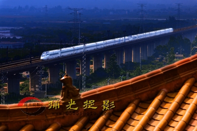2《金山寺来了新邻居》-.周亚平.JPG