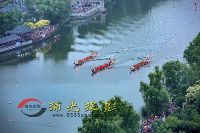 3.《端午赛龙舟》-朱时安.JPG