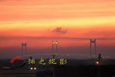 《大桥落日》??张华.JPG
