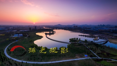 《节庆广场》  张明伟.JPG