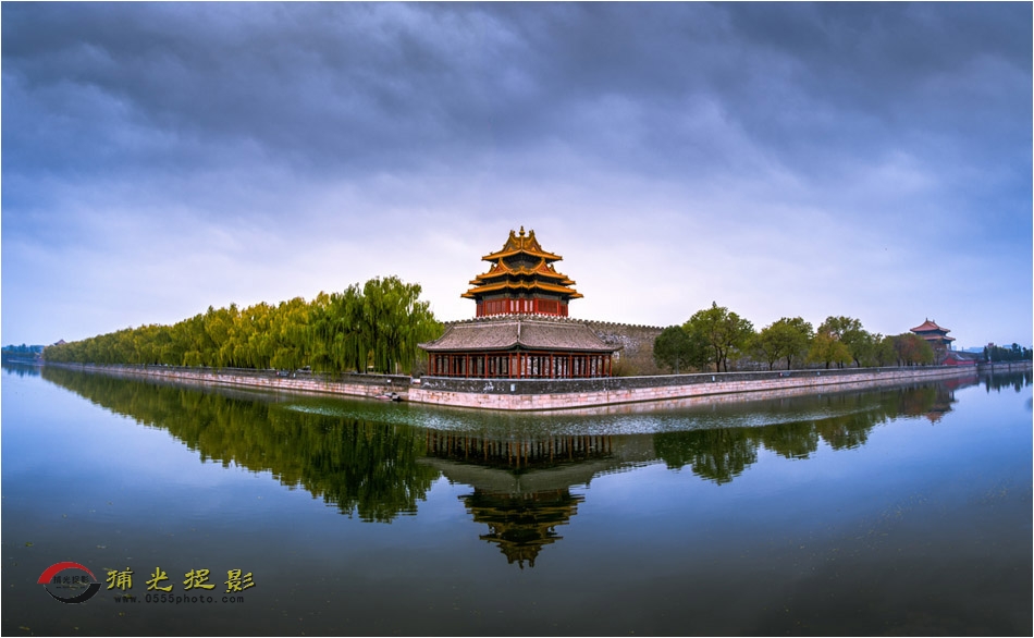 紫禁城角楼-魏伦海.JPG