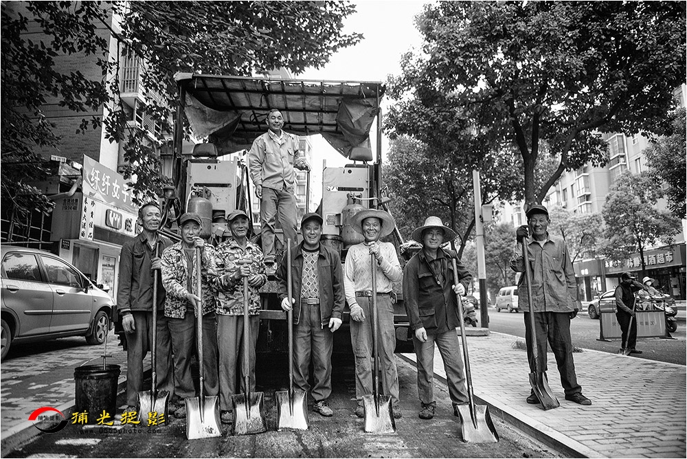 1《筑路》.jpg