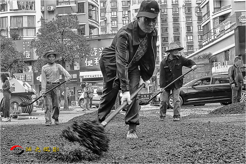 5《筑路》.jpg
