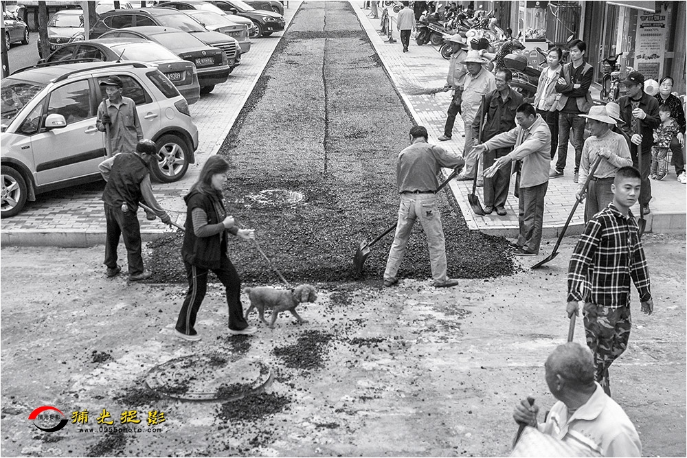 6《筑路》.jpg