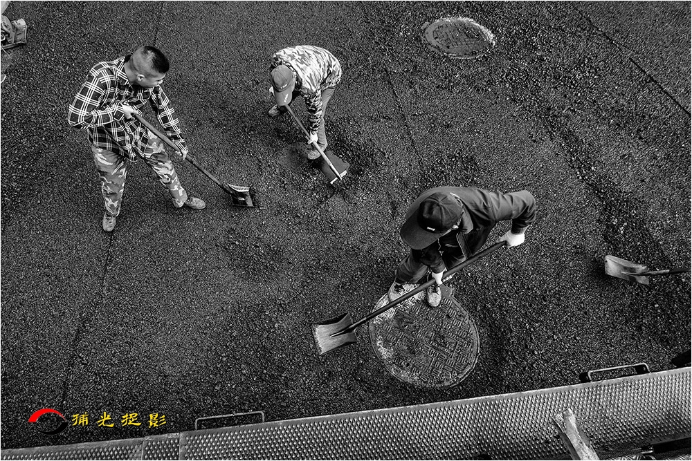 7《筑路》.jpg