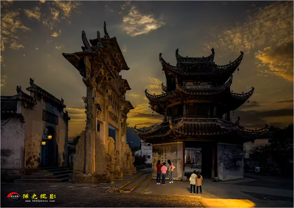 一等奖《牌坊的诉说》方子运.jpg