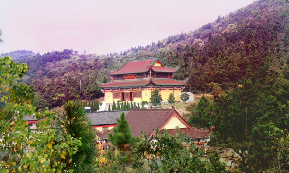 甄山禅寺的秋景